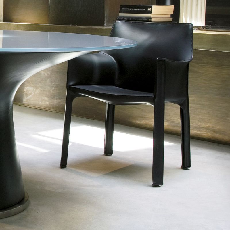 Cassina Cab Stuhl mit Armlehnen