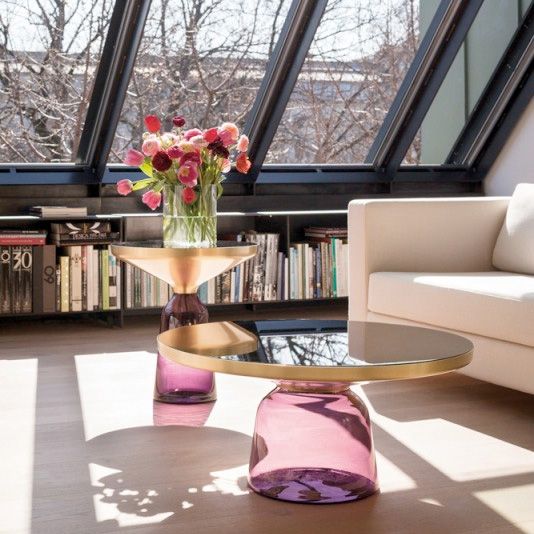ClassiCon Bell Couchtisch in violett im Wohnbereich