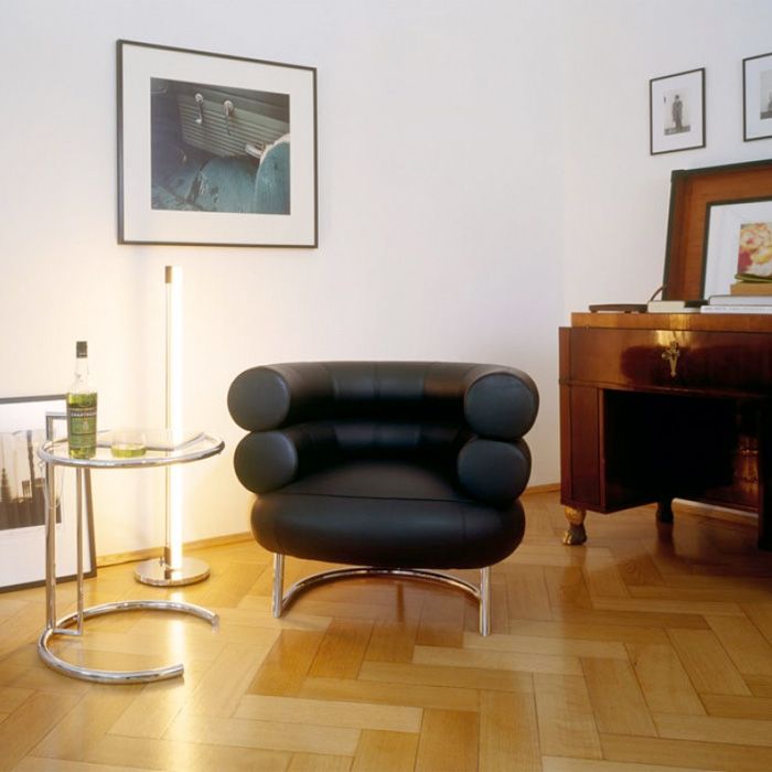 ClassiCon Tube Light Stehleuchte in einer Lounge