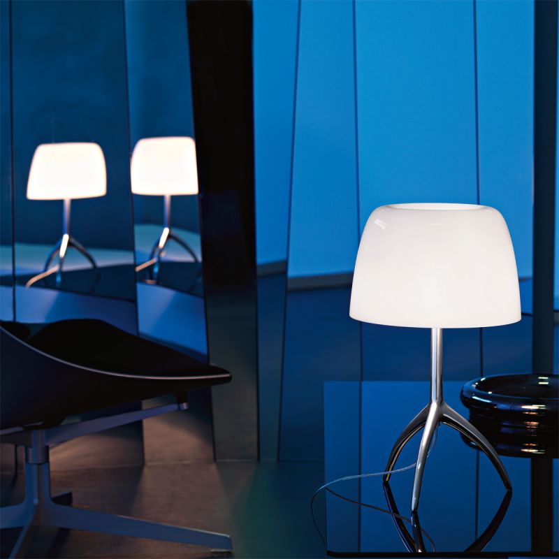 Foscarini Lumiere Tavolo Piccola Tischleuchte eingeschaltet