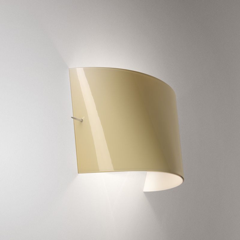 Wandleuchte Tutù 07 von Foscarini in elfenbein eingeschaltet