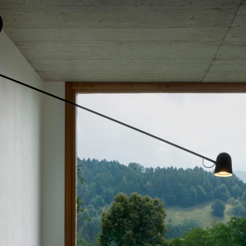 Luceplan Counterbalance eingeschaltet Luceplan Counterbalance eingeschaltet