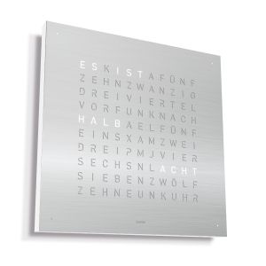 QlockTwo Earth 45 Uhr