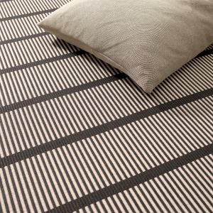 Woodnotes Cut Stripe Papierteppich